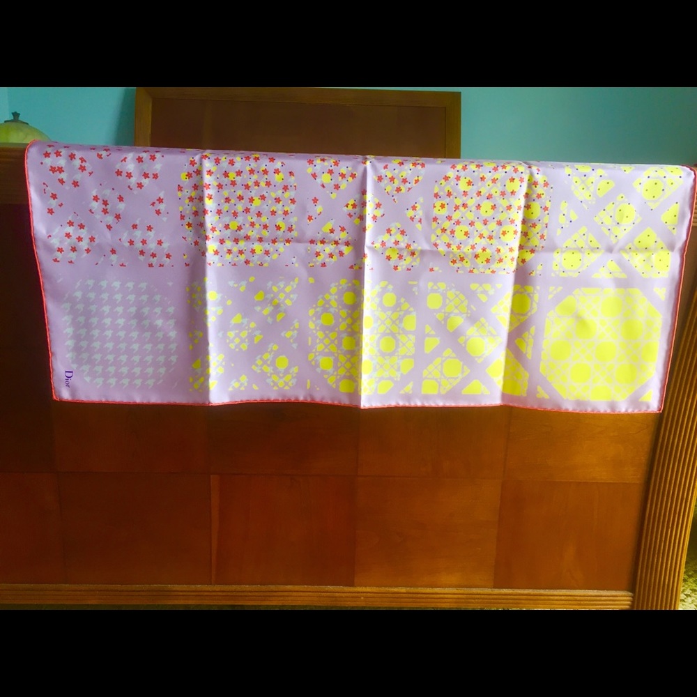 Dior Scarf &Box New - Picture 10 of 16